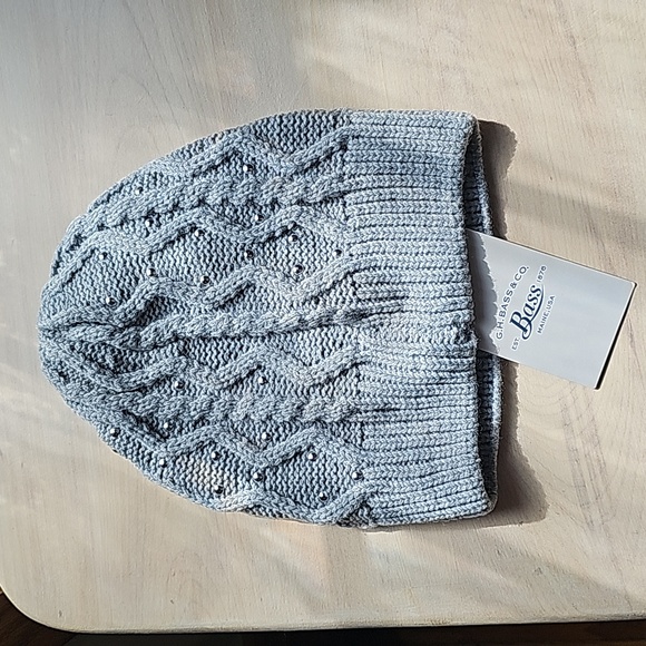 G H Bass & Co NWT Gray cable knit, metallic studded beanie hat - Picture 2 of 6